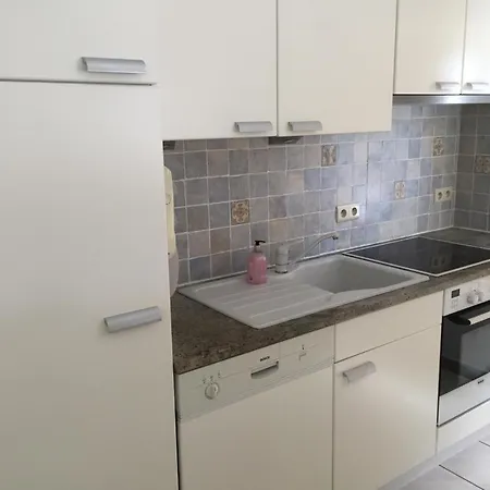 Strandjutter Huisje 8 *